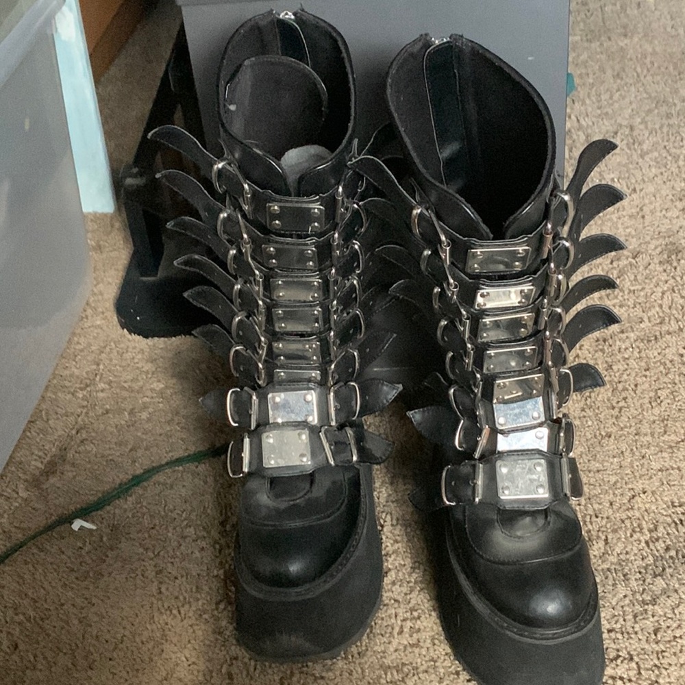Swing 815 size 7 demonias